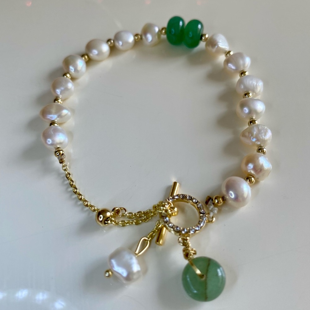 bracelet and earrings woman
